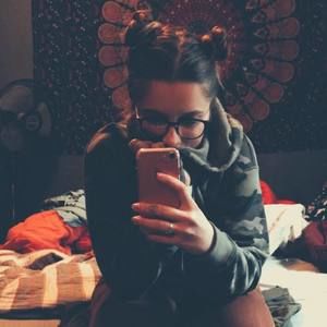 Meet your Posher, Devin